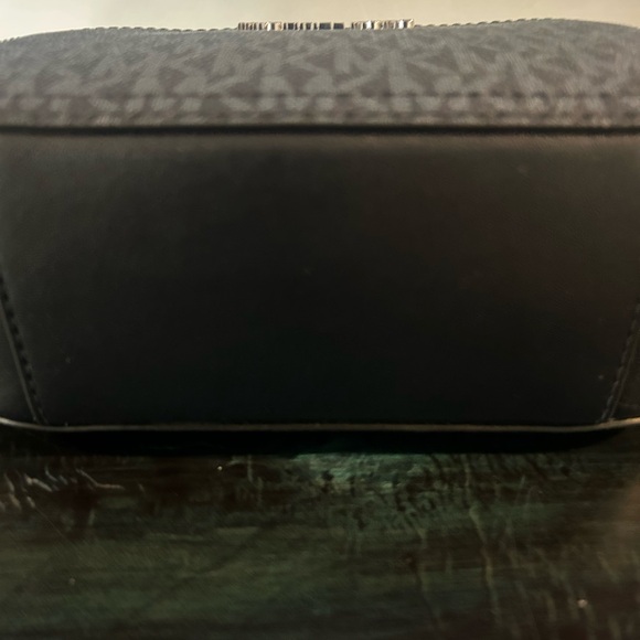 Michael Michael Kors Cooper Signature Logo Small Camera Bag Womens Blue Zip NEW - Picture 6 of 8